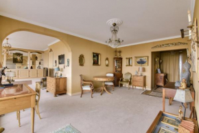 Stunning 1 bedroom flat wamazing view on Paris